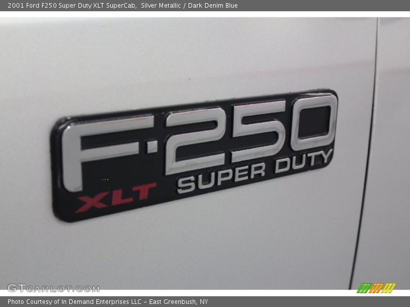 Silver Metallic / Dark Denim Blue 2001 Ford F250 Super Duty XLT SuperCab