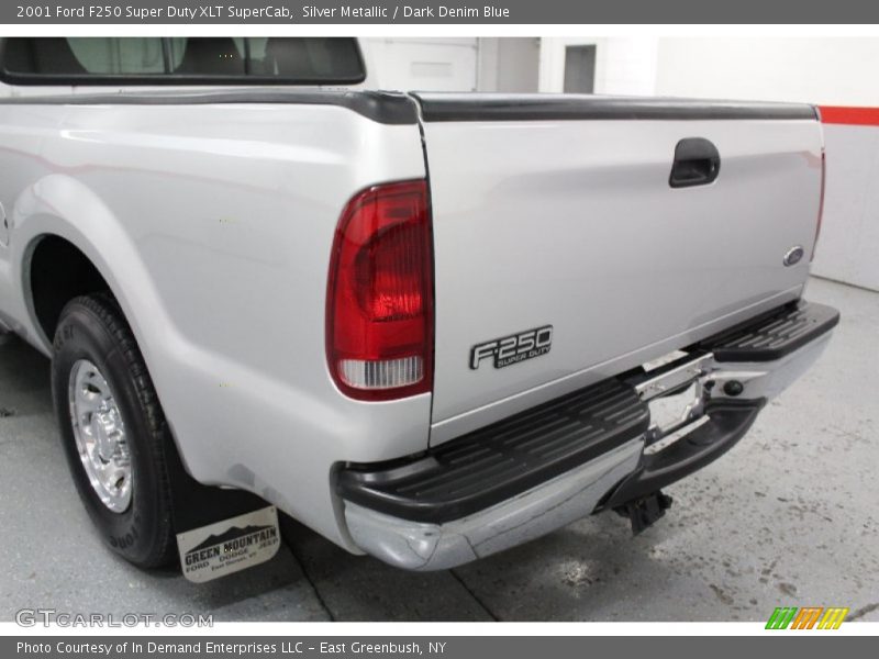 Silver Metallic / Dark Denim Blue 2001 Ford F250 Super Duty XLT SuperCab