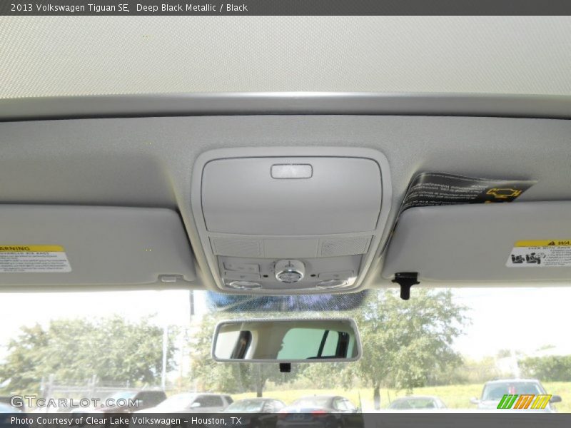 Deep Black Metallic / Black 2013 Volkswagen Tiguan SE