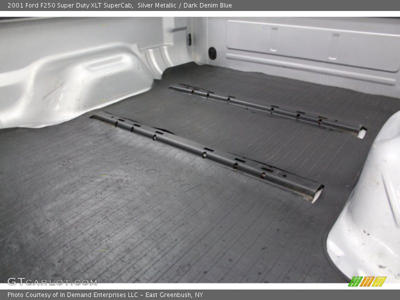 Silver Metallic / Dark Denim Blue 2001 Ford F250 Super Duty XLT SuperCab