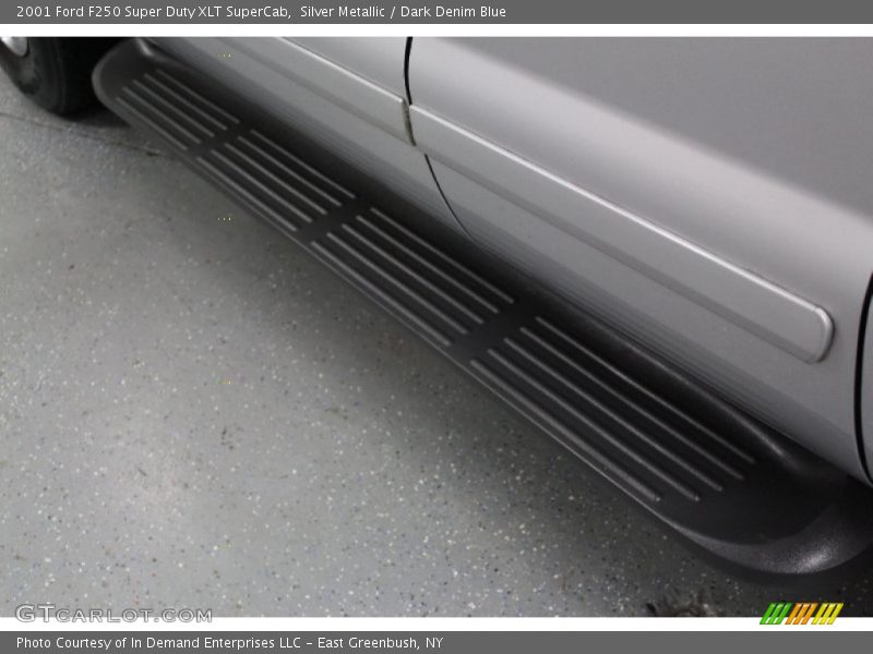 Silver Metallic / Dark Denim Blue 2001 Ford F250 Super Duty XLT SuperCab