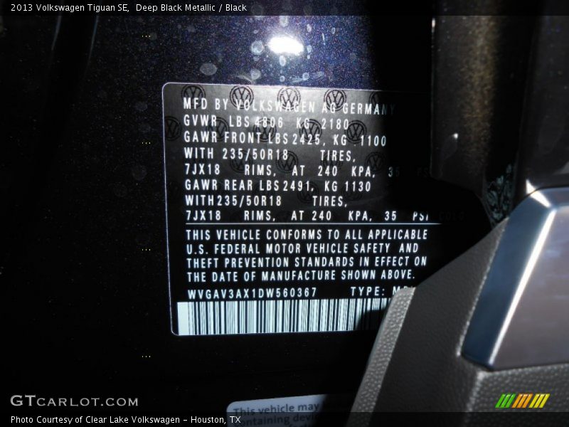 Deep Black Metallic / Black 2013 Volkswagen Tiguan SE