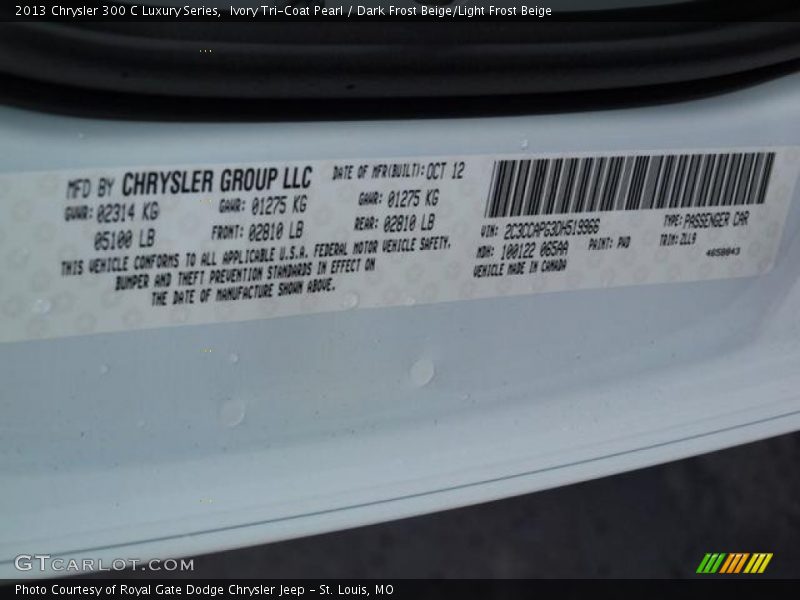 Ivory Tri-Coat Pearl / Dark Frost Beige/Light Frost Beige 2013 Chrysler 300 C Luxury Series