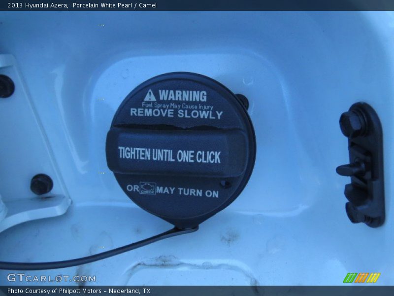 Porcelain White Pearl / Camel 2013 Hyundai Azera