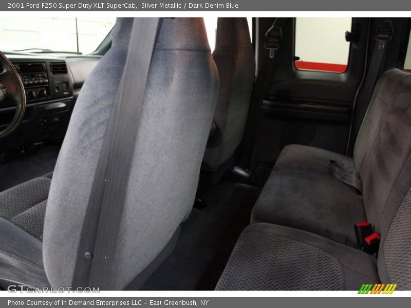 Silver Metallic / Dark Denim Blue 2001 Ford F250 Super Duty XLT SuperCab