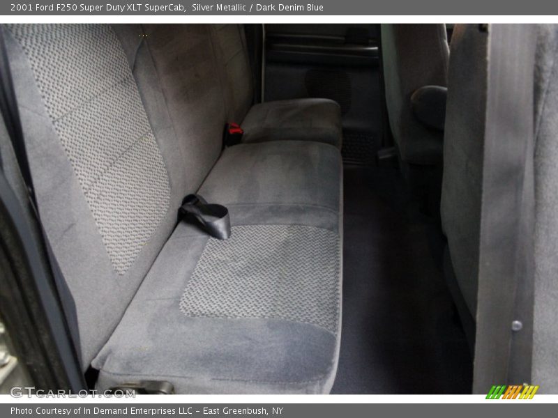 Silver Metallic / Dark Denim Blue 2001 Ford F250 Super Duty XLT SuperCab