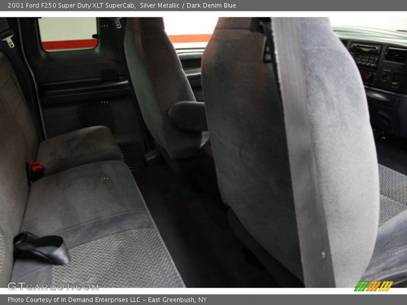 Silver Metallic / Dark Denim Blue 2001 Ford F250 Super Duty XLT SuperCab