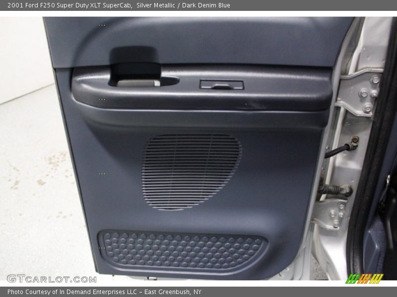 Silver Metallic / Dark Denim Blue 2001 Ford F250 Super Duty XLT SuperCab