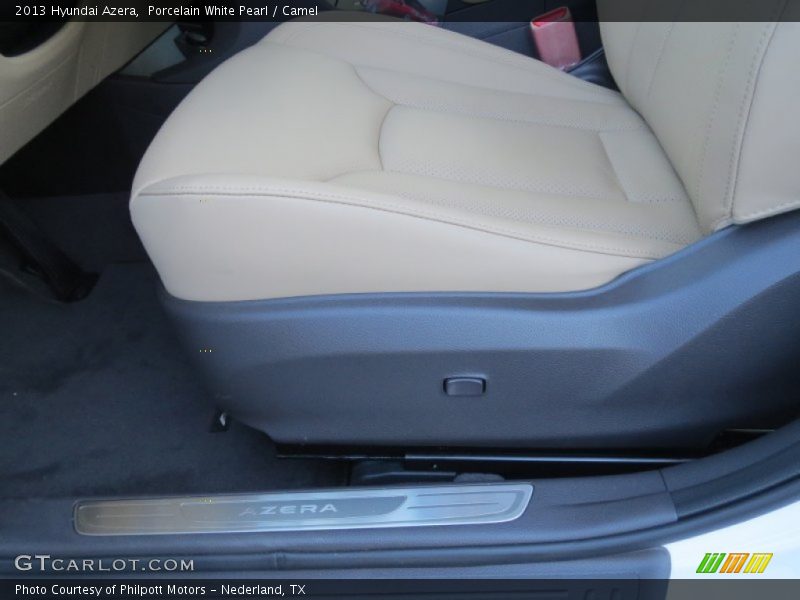 Front Seat of 2013 Azera 