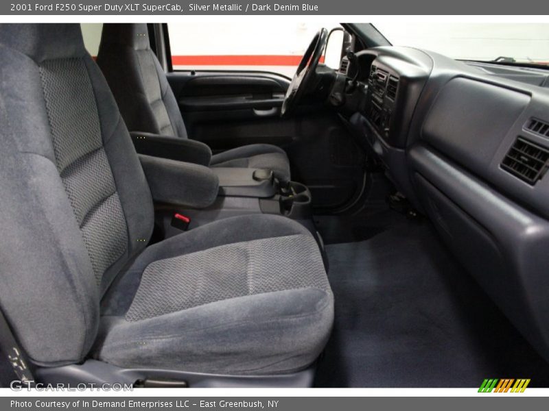 Silver Metallic / Dark Denim Blue 2001 Ford F250 Super Duty XLT SuperCab