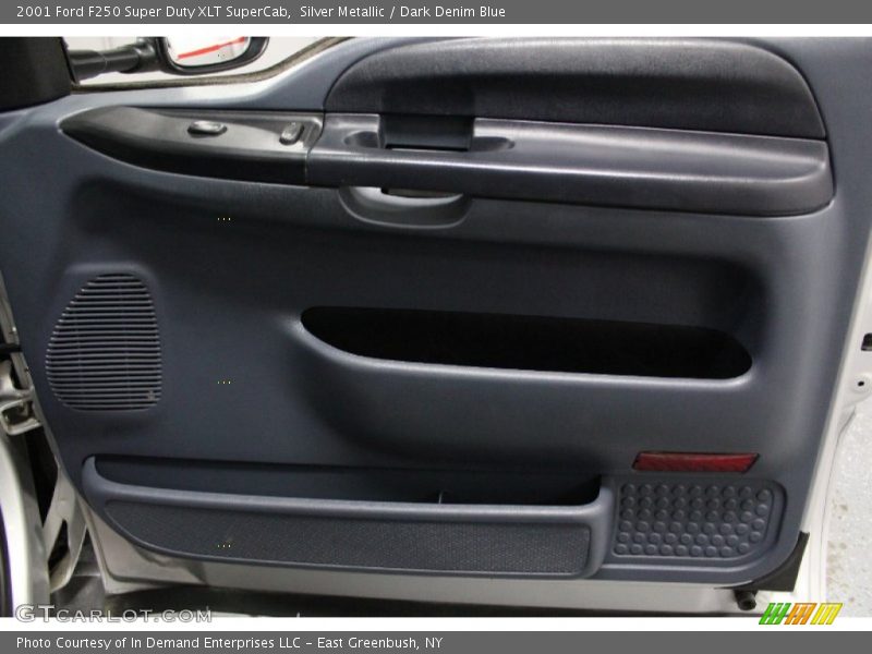 Silver Metallic / Dark Denim Blue 2001 Ford F250 Super Duty XLT SuperCab