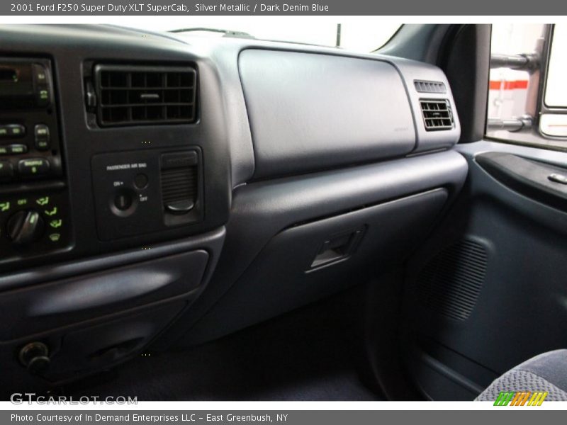 Silver Metallic / Dark Denim Blue 2001 Ford F250 Super Duty XLT SuperCab