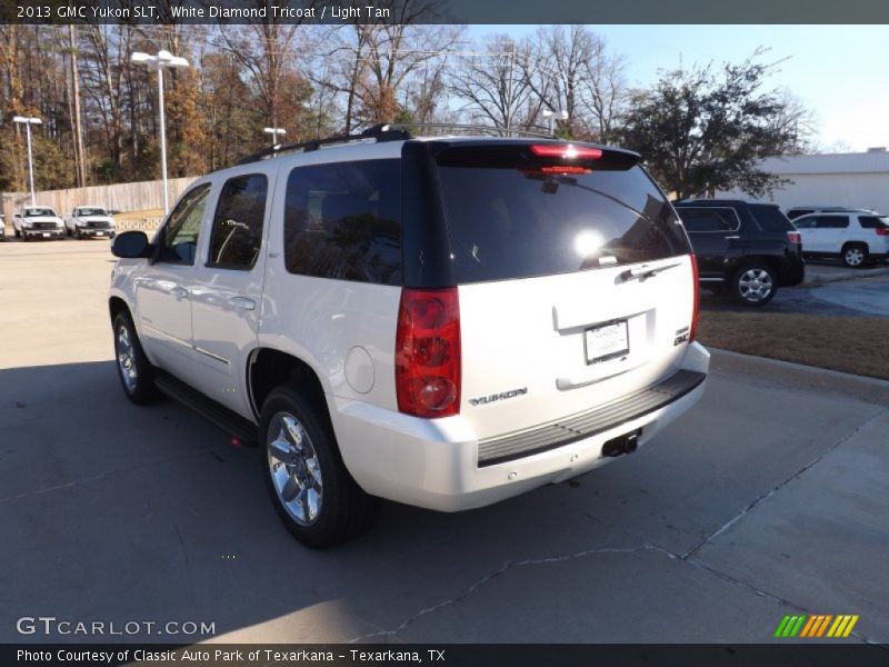 White Diamond Tricoat / Light Tan 2013 GMC Yukon SLT