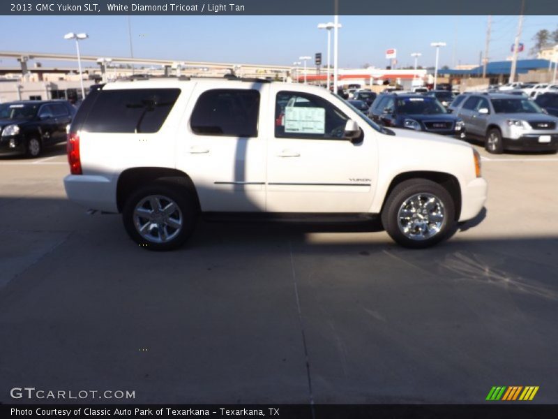 White Diamond Tricoat / Light Tan 2013 GMC Yukon SLT