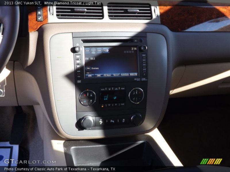 White Diamond Tricoat / Light Tan 2013 GMC Yukon SLT