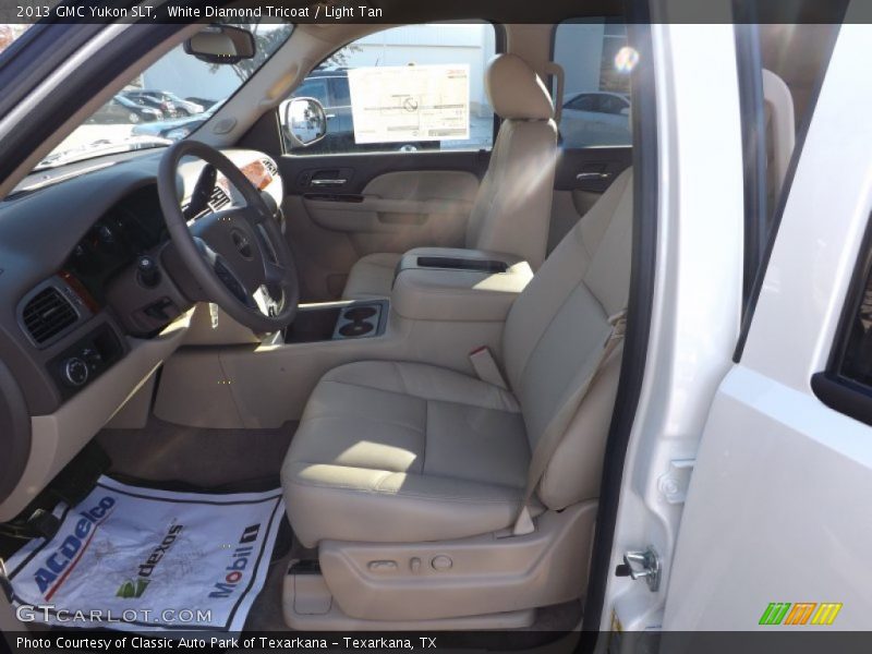 White Diamond Tricoat / Light Tan 2013 GMC Yukon SLT