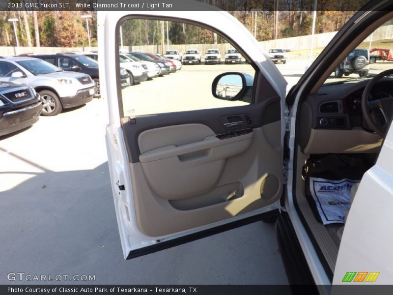 White Diamond Tricoat / Light Tan 2013 GMC Yukon SLT