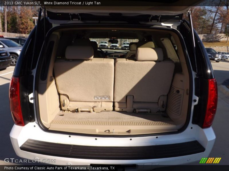 White Diamond Tricoat / Light Tan 2013 GMC Yukon SLT
