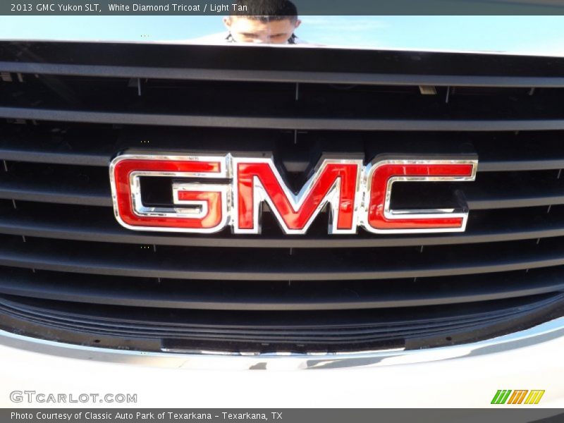 White Diamond Tricoat / Light Tan 2013 GMC Yukon SLT