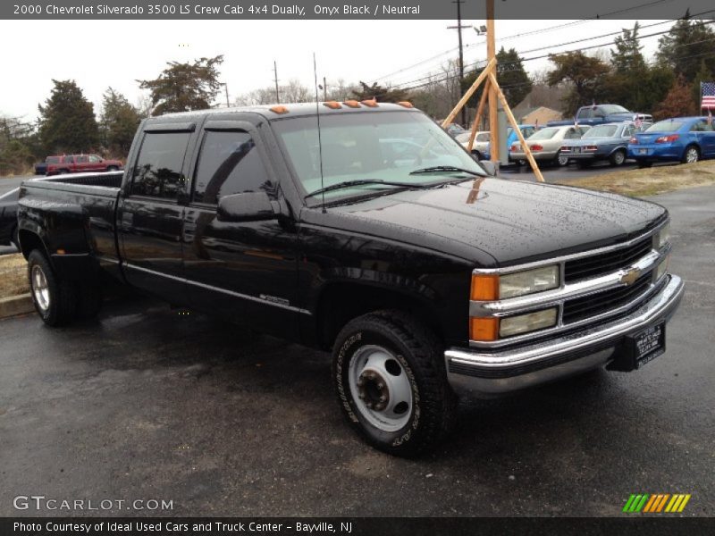 Front 3/4 View of 2000 Silverado 3500 LS Crew Cab 4x4 Dually