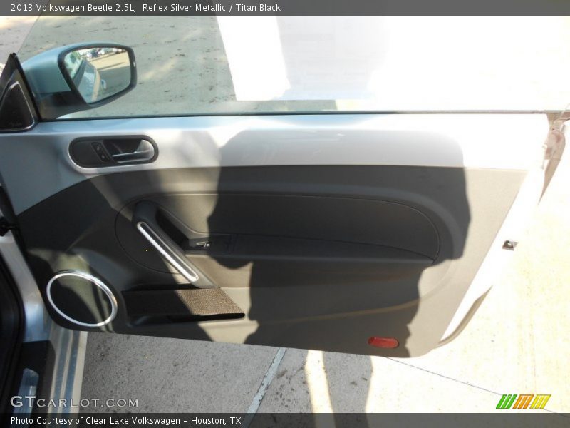 Reflex Silver Metallic / Titan Black 2013 Volkswagen Beetle 2.5L