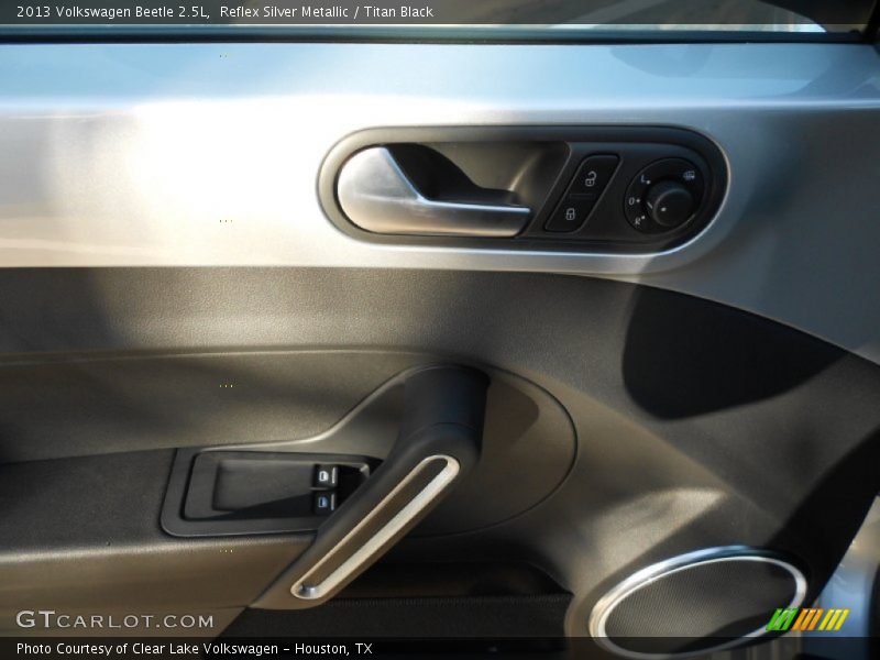 Reflex Silver Metallic / Titan Black 2013 Volkswagen Beetle 2.5L