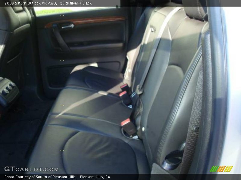 Quicksilver / Black 2009 Saturn Outlook XR AWD