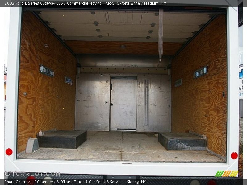 Oxford White / Medium Flint 2003 Ford E Series Cutaway E350 Commercial Moving Truck