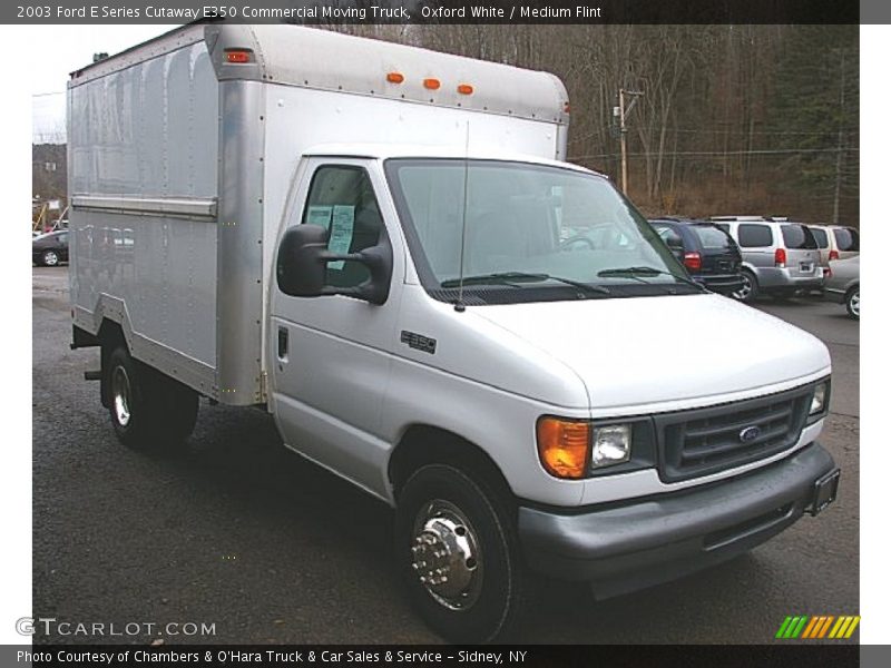 Oxford White / Medium Flint 2003 Ford E Series Cutaway E350 Commercial Moving Truck