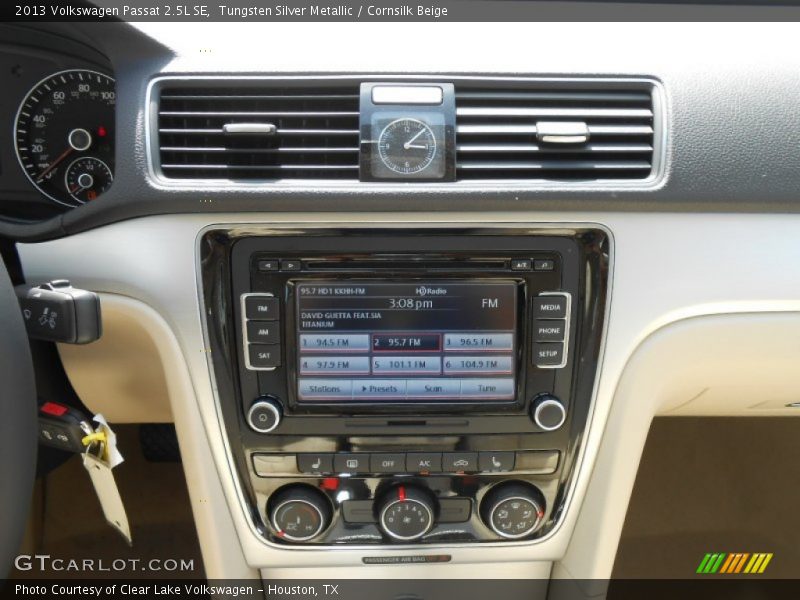 Tungsten Silver Metallic / Cornsilk Beige 2013 Volkswagen Passat 2.5L SE