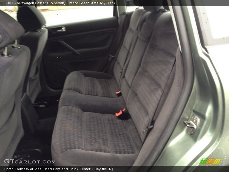 Fresco Green Metallic / Black 2003 Volkswagen Passat GLS Sedan