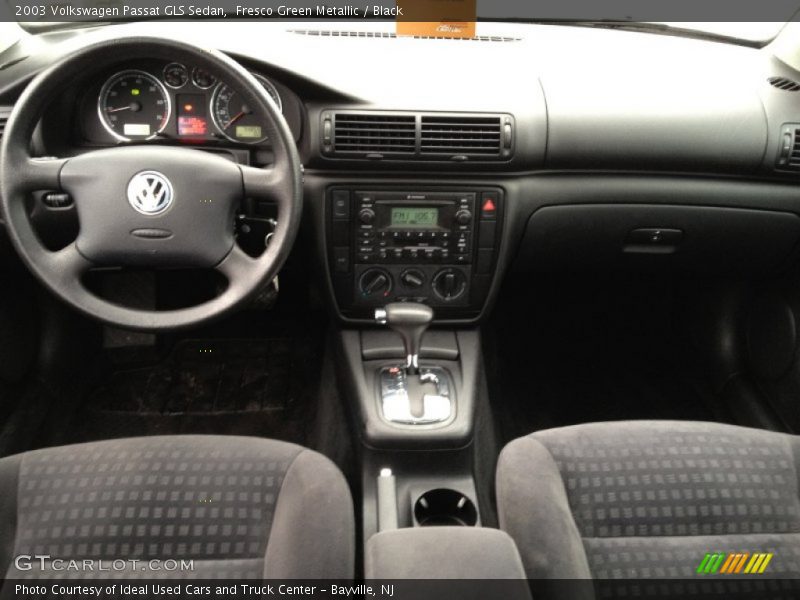 Fresco Green Metallic / Black 2003 Volkswagen Passat GLS Sedan