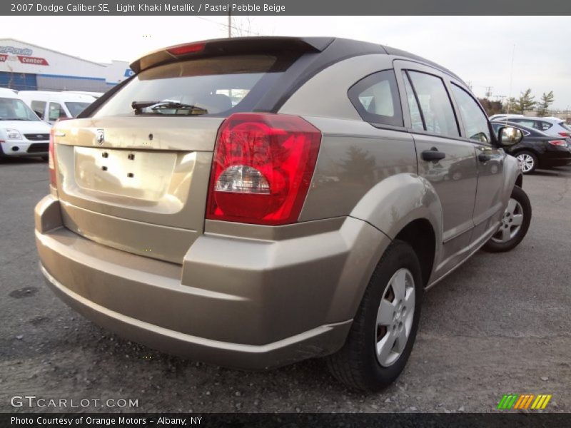 Light Khaki Metallic / Pastel Pebble Beige 2007 Dodge Caliber SE
