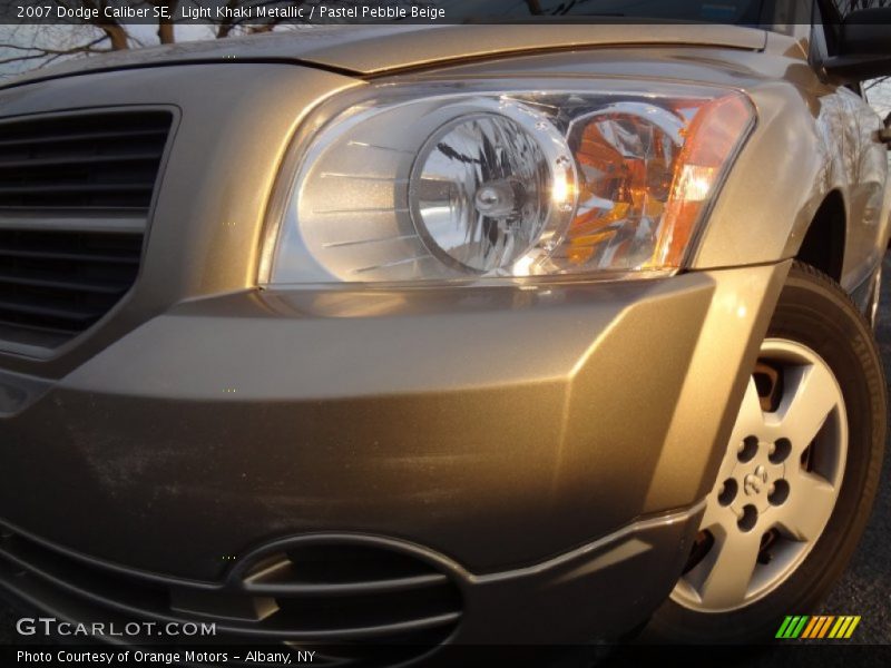 Light Khaki Metallic / Pastel Pebble Beige 2007 Dodge Caliber SE
