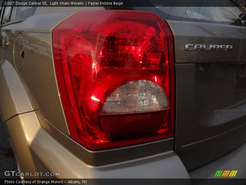 Light Khaki Metallic / Pastel Pebble Beige 2007 Dodge Caliber SE