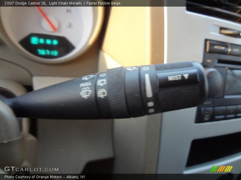 Light Khaki Metallic / Pastel Pebble Beige 2007 Dodge Caliber SE