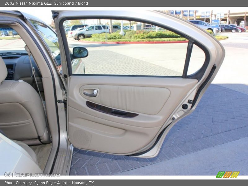 Sunlit Sand / Blond 2003 Nissan Maxima GLE