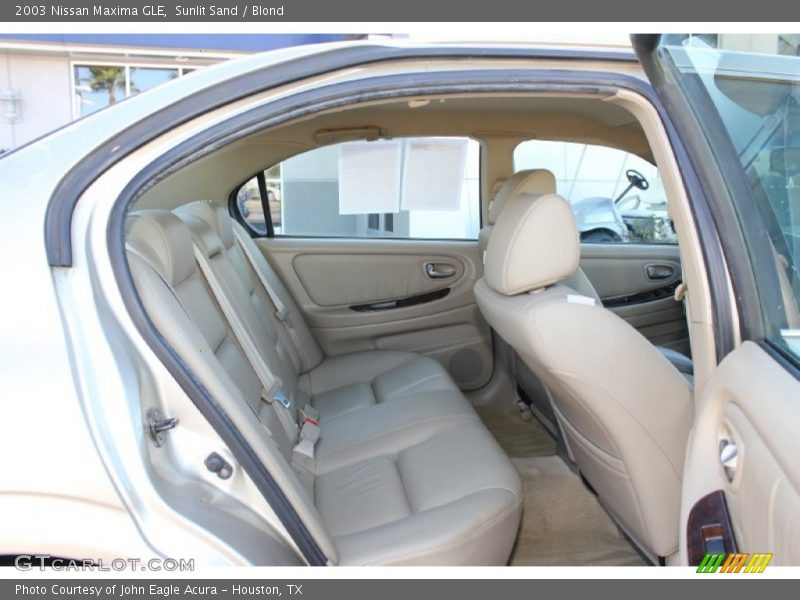 Sunlit Sand / Blond 2003 Nissan Maxima GLE