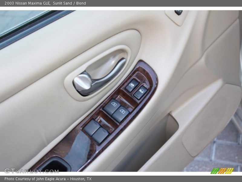 Sunlit Sand / Blond 2003 Nissan Maxima GLE
