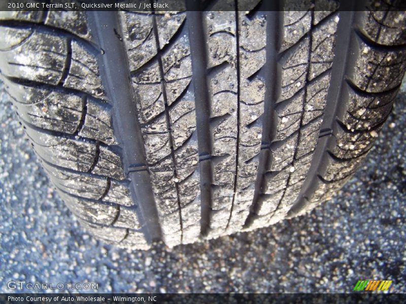 Quicksilver Metallic / Jet Black 2010 GMC Terrain SLT