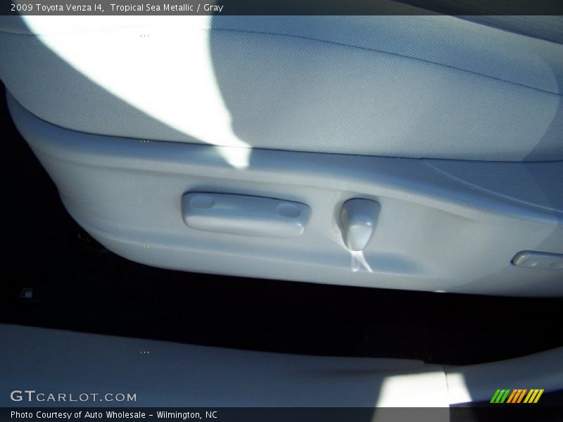 Tropical Sea Metallic / Gray 2009 Toyota Venza I4