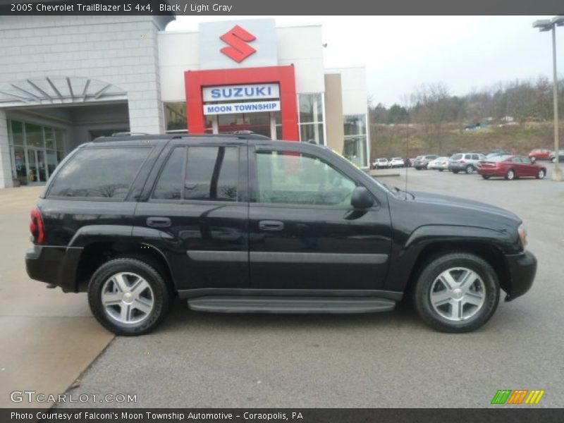 Black / Light Gray 2005 Chevrolet TrailBlazer LS 4x4