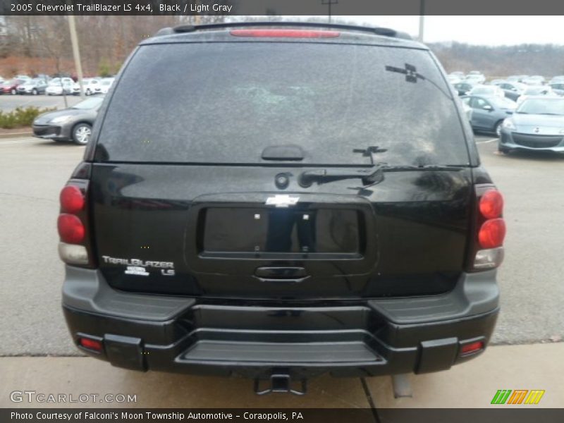 Black / Light Gray 2005 Chevrolet TrailBlazer LS 4x4