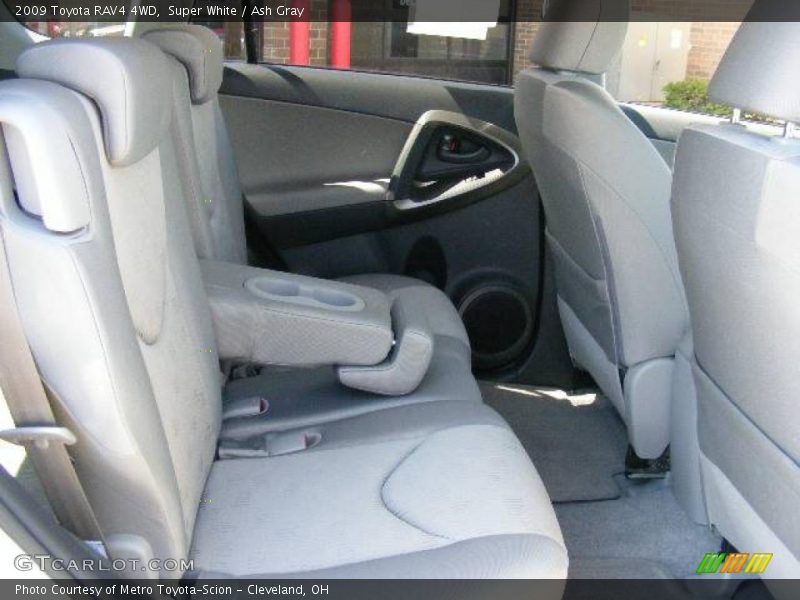 Super White / Ash Gray 2009 Toyota RAV4 4WD