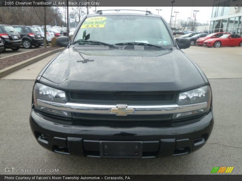 Black / Light Gray 2005 Chevrolet TrailBlazer LS 4x4
