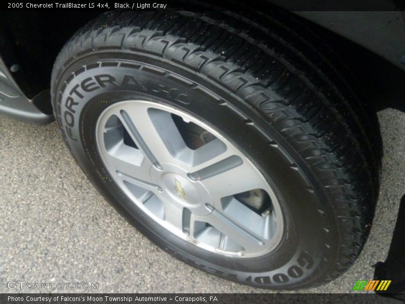 Black / Light Gray 2005 Chevrolet TrailBlazer LS 4x4