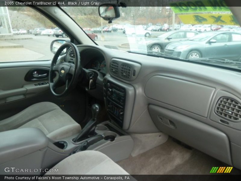 Black / Light Gray 2005 Chevrolet TrailBlazer LS 4x4