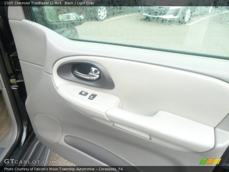 Black / Light Gray 2005 Chevrolet TrailBlazer LS 4x4