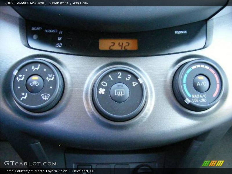 Super White / Ash Gray 2009 Toyota RAV4 4WD