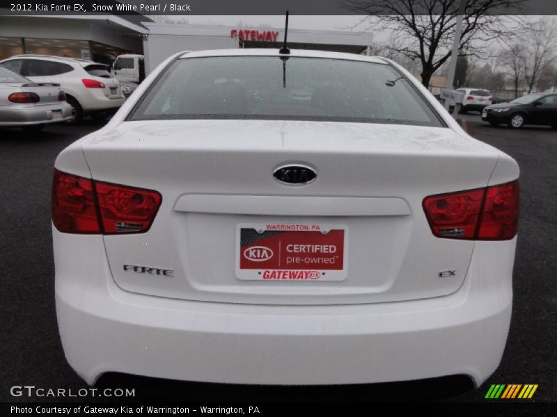 Snow White Pearl / Black 2012 Kia Forte EX